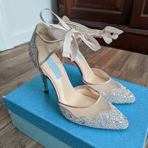 Betsey Johnson Iris Dress Pumps Women's Shoes